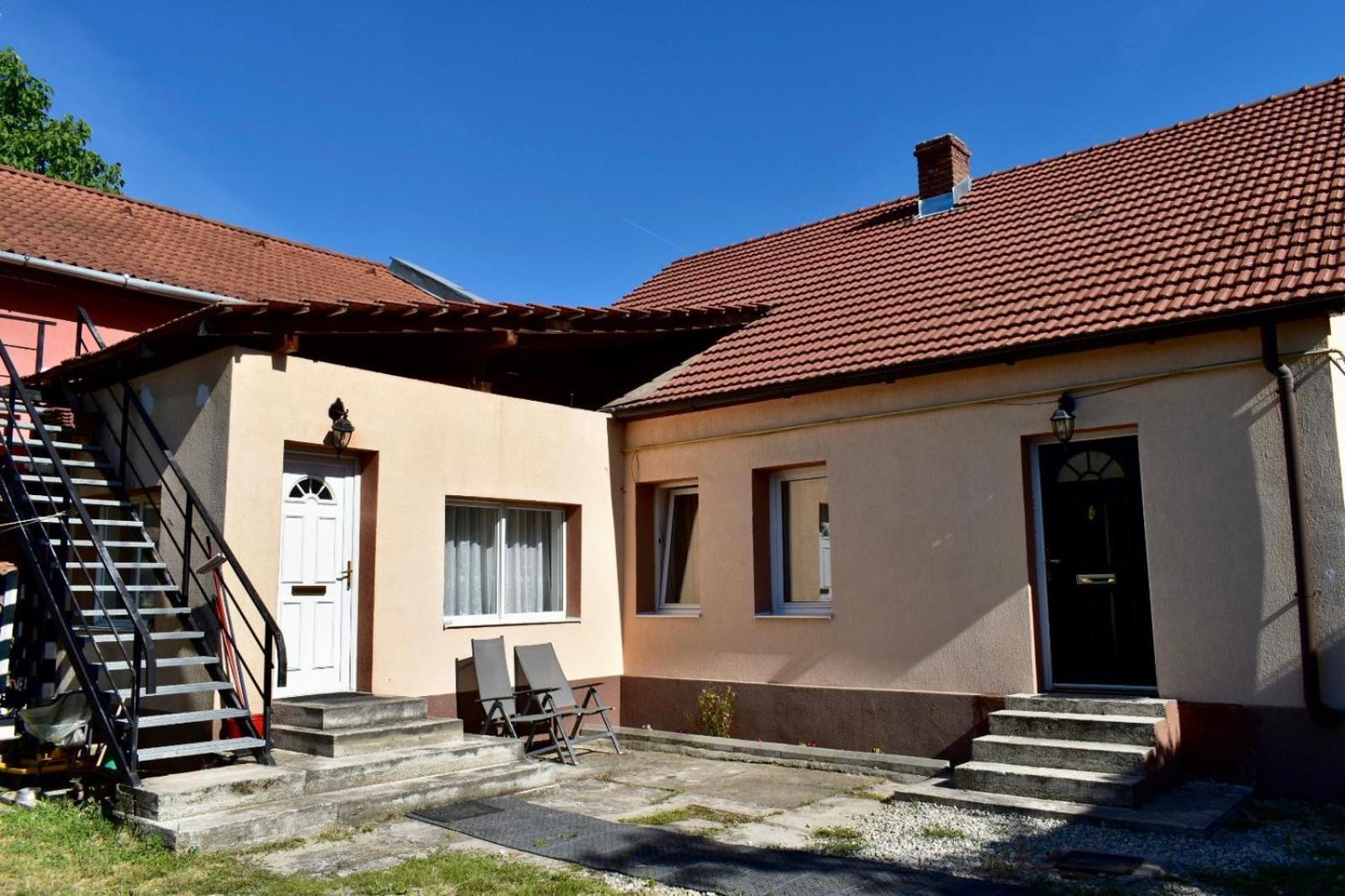 Transilvania Rent Hunedoara Luaran gambar